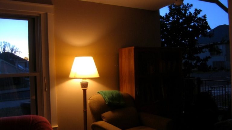 randomized lamp activation simulation